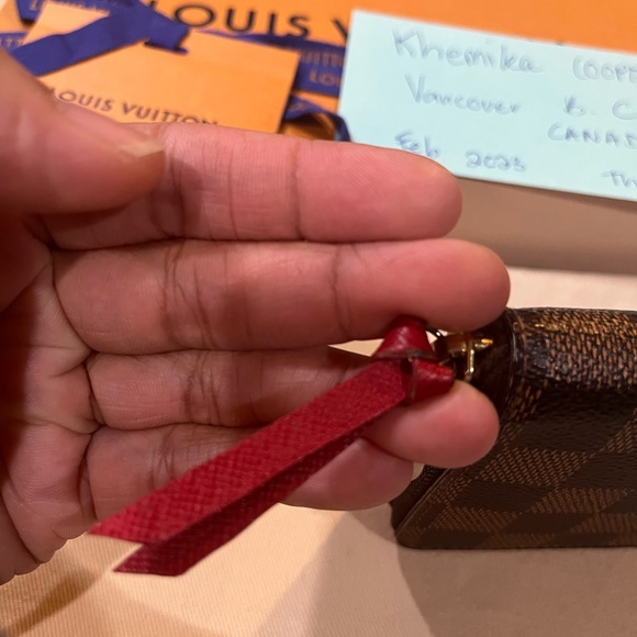 Lv wallet 💯 % Authentic - Picture 7 of 10